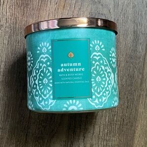 BRAND NEW Bath & Body Works Autumn Adventure 3-Wick Candle